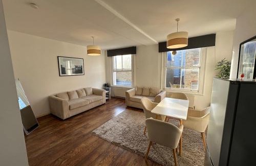 Westbourne Apartment | One bed Victorian - Sleeps 4 -10 Min Walk to Paddington