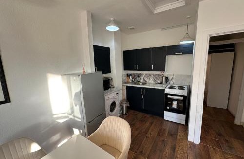 Westbourne Apartment | One bed Victorian - Sleeps 4 -10 Min Walk to Paddington