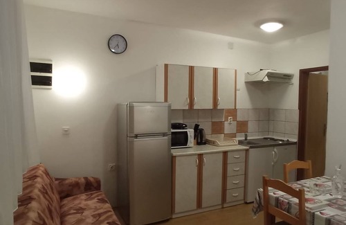 Rovanjska Apartment | One bedroom apartment with terrace and sea view Rovanjska, Paklenica (A-23758-b)