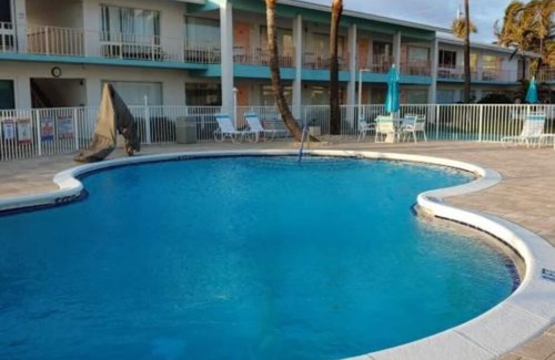 Hillsboro Beach Apartment | One Bedroom Apartment #105
