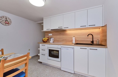 Martinscica Apartment | One bedroom apartment near beach Martinšćica, Cres (A-22582-b)