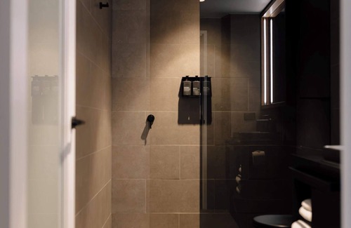 Newcastle Hotel | One-Bedroom Apartment in CBD