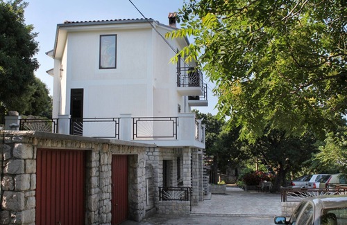 Klenovica Apartment | One bedroom apartment with terrace Klenovica, Novi Vinodolski (A-5580-c)