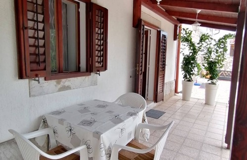 Klenovica Apartment | One bedroom apartment with terrace Klenovica, Novi Vinodolski (A-5580-c)