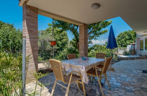 Nerezine Apartment | One bedroom apartment with terrace Nerezine, Lošinj (A-18734-a)