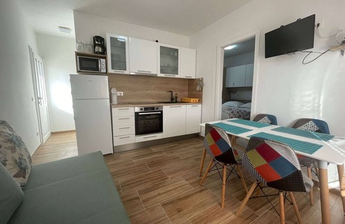 Metajna Apartment | One bedroom apartment with terrace and sea view Metajna, Pag (A-6498-d)