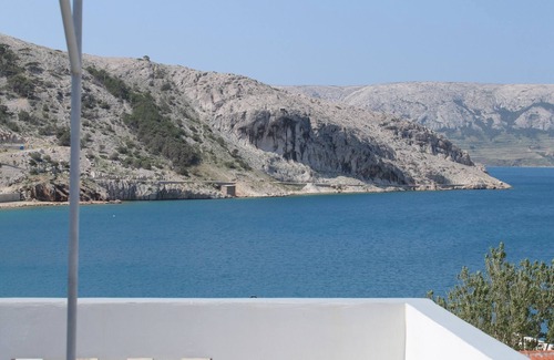 Metajna Apartment | One bedroom apartment with terrace and sea view Metajna, Pag (A-6336-d)