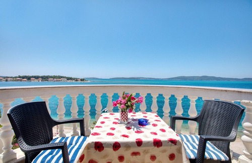 Brodarica Apartment | One bedroom apartment near beach Brodarica, Šibenik (A-15270-e)