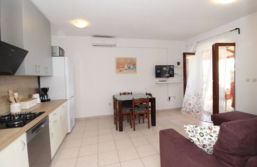 Kolan Apartment | One bedroom apartment near beach Mandre, Pag (A-6284-a)