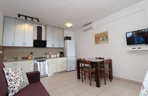 Kolan Apartment | One bedroom apartment near beach Mandre, Pag (A-6284-a)