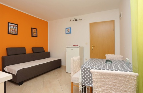 Zivogosce Apartment | One bedroom apartment with balcony and sea view Živogošće - Porat, Makarska (A-18218-a)