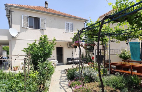 Susica Apartment | One bedroom apartment with terrace Murter (A-5089-b)