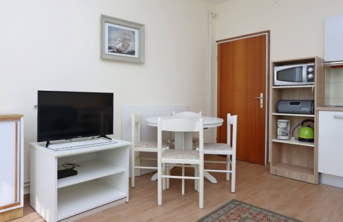 Punat Apartment | One bedroom apartment with balcony and sea view Punat, Krk (A-5410-b)
