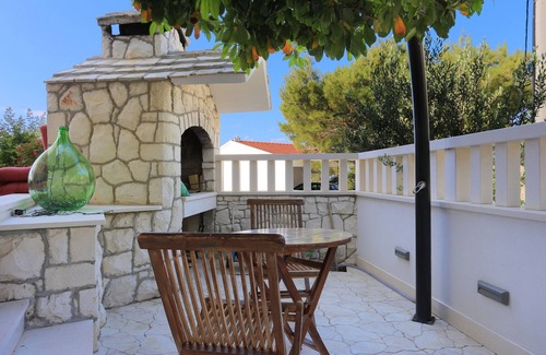 Lokva Rogoznica Apartment | One bedroom apartment with terrace and sea view Lokva Rogoznica, Omiš (A-13226-c)