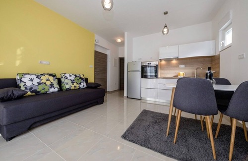 Palit Apartment | One bedroom apartment with terrace Palit, Rab (A-4971-d)