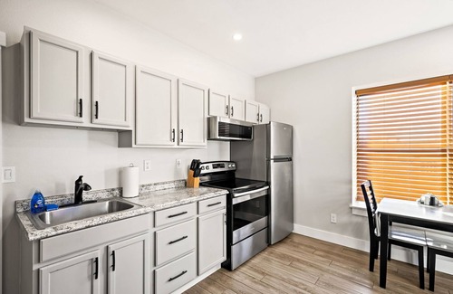 Great Falls Apartment | One Bedroom Corner Unit - Lots of Light!