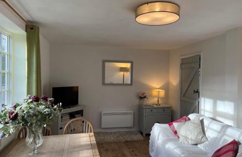 Tring House | One Bedroom cottage retreat Loxley Barn