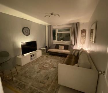 Chiswick Apartment | One Bedroom Flat in Chiswick W4