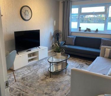 Chiswick Apartment | One Bedroom Flat in Chiswick W4