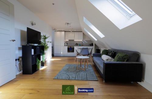 Grove Apartment | One Bedroom Apartment By Arhouse Apartments Short Lets & Serviced Accommodation Kingston With Free WiFi