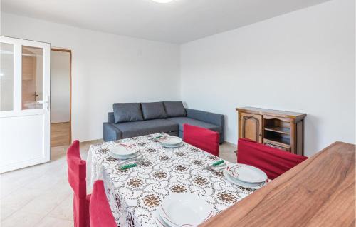 Sibenik House | One-Bedroom Holiday Home In Donje Polje