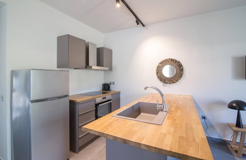 Episkopos House | One-Bedroom Suite Garden View