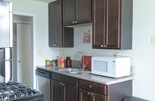 Richfield Apartment | One bedroom W/fitness Room & Swimming pool W/Discounted Rental car