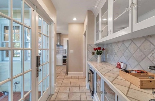 Historic Old Northeast Apartment | ONE Inn and Suites Elm Room