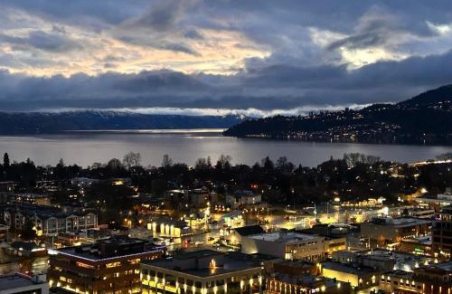 Downtown Kelowna Apartment | One Million-Dollar Vista Premium private ensuite Bedroom with Lake & City Views