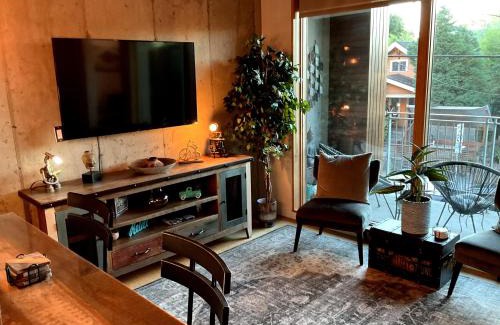 Mississippi District Apartment | One Mississippi Ave - Adventures in Portland!