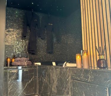 Lalande-Grand Selve Apartment | One Night Love Room Unique