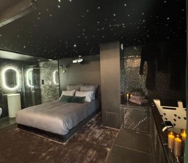 Lalande-Grand Selve Apartment | One Night Love Room Unique