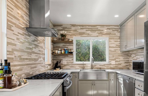 Carpinteria House | One Story Pool Home near Carpinteria Beach !