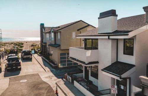 Santa Ana Heights House | ONeill I by AvantStay Coastal Paradise Steps from Beach Modern Decor