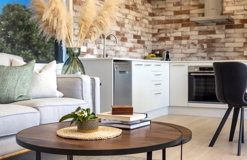 Onetangi Apartment | ONETANGI BEACH STAYS APARTMENT | Coast & Country |