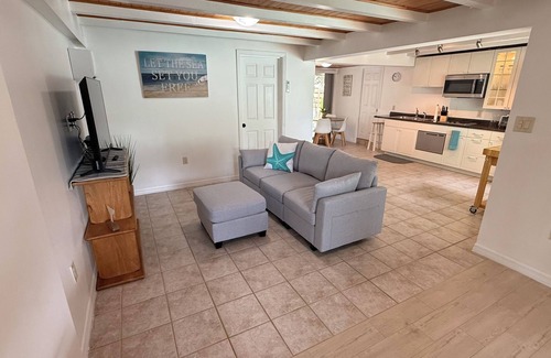 South Sarasota House | Only 10 min to Siesta Key!