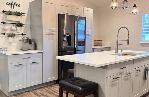 Clear Creek House | Only 15 min from Disney Huge yard, pool Heater, 5 bedrooms 3 bathrooms