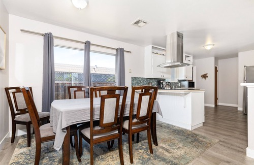 Morro Bay House | Only One Block to The Beach!