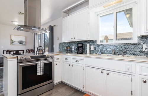 Morro Bay House | Only One Block to The Beach!
