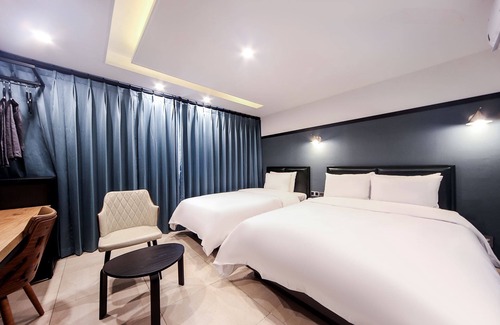 Daeyeon-dong Hotel | ONNA HOTEL