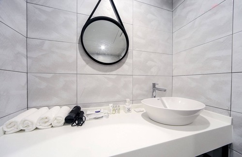 Daeyeon-dong Hotel | ONNA HOTEL