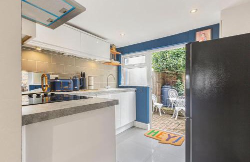 Piltdown House | OnSiteStays - Cute Cottage In Barcombe