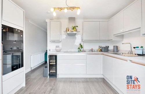 East Wickham House | OnSiteStays Welling, Modern 2 Bed House, Free Parking & Wifi