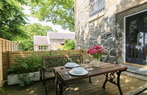 Mullion House | Oofoos Barn