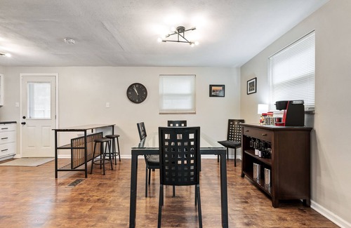 Brookline House | Open Floor 3-Bedroom Home⭐️15min to Dtwn🚗Private Garage🫃Kids Friendly