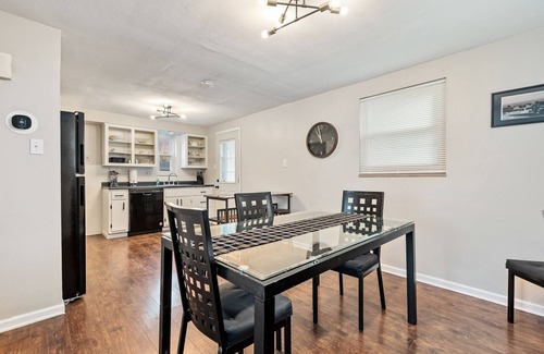 Brookline House | Open Floor 3-Bedroom Home⭐️15min to Dtwn🚗Private Garage🫃Kids Friendly