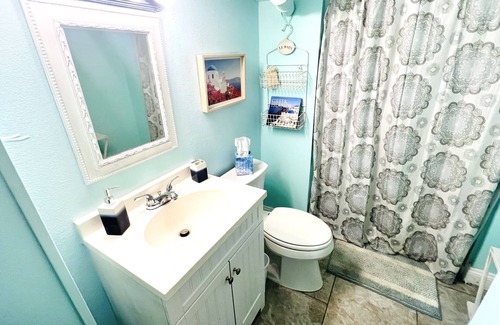 Villa Segunda House | Open, ground level bungalow-just minutes from the beach