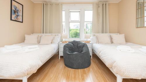 Bournemouth Apartment | Open Mind Property - Studio for 4 Guests - Parking