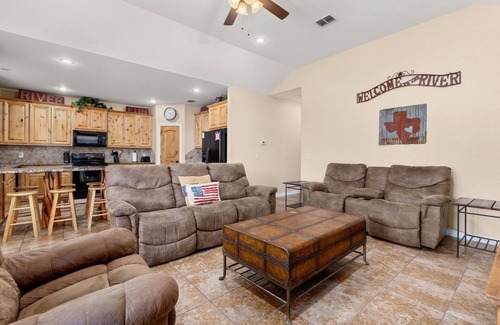 New Braunfels House | Open to Guests - Stunning River Access, Cliff View Retreat on Guadalupe River, Tubing, Family Fun