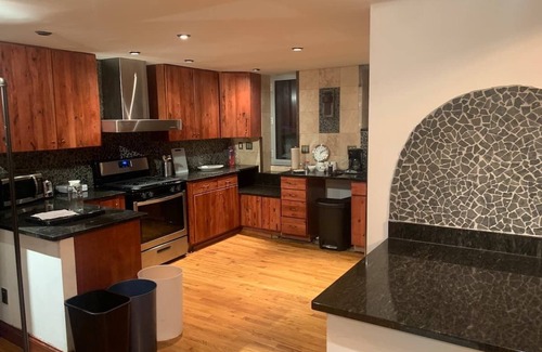 Park Slope Apartment | Opera Loft | Large full floor loft on Fifth Avenue